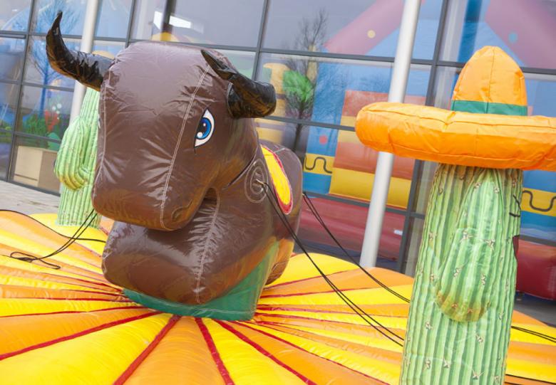 lOCATION ROdéo gonflable soirée western saloon cowboy Lyon