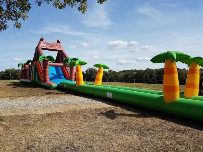 Location structure parcours gonflable géant